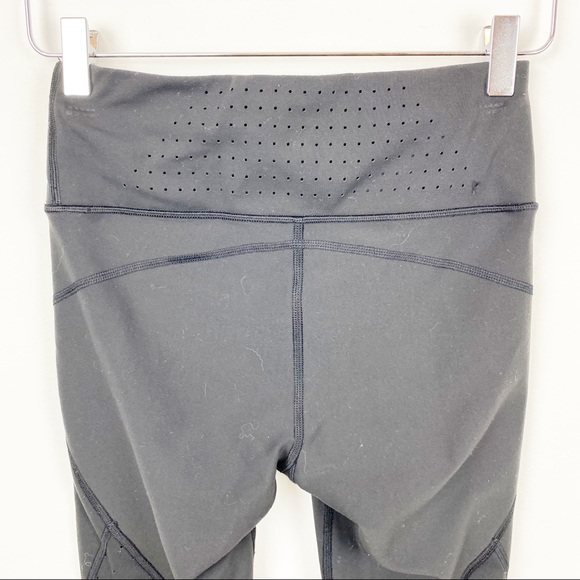 Athleta | Black Stealth Tru Cool Cropped Leggings Capri - Picture 8 of 15